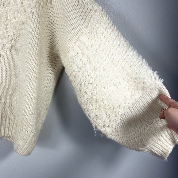 Poly Brand Beige Balloon Sleeves Fuzzy Soft Sweater - Picture 4 of 11